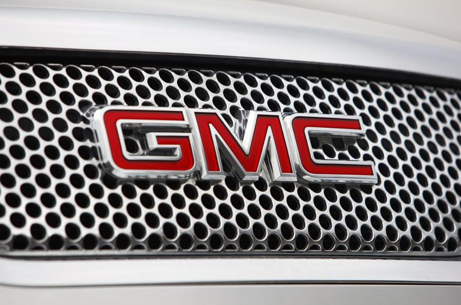  GMC Acadia Denali 2011 года  (фото 2 из 53)